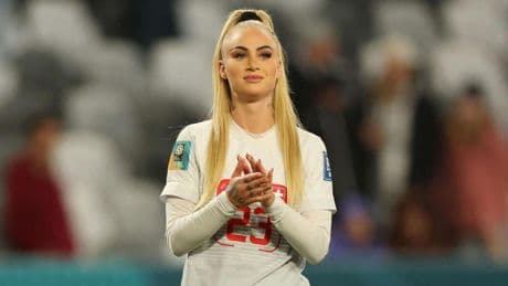 Alisha Lehmann se cansa de los comentarios machistas en sus redes: "Cuanto más odian que me maquille, más lo hago"