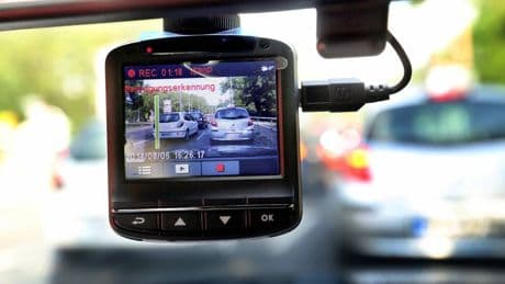 Rechtlich umstritten, aber vor Gericht sinnvoll: Was Autofahrer bei der Nutzung von Dashcams beachten sollten