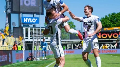 Dorfklub in der Relegation: Wie aus der SV Elversberg ein Bundesligist geformt wird