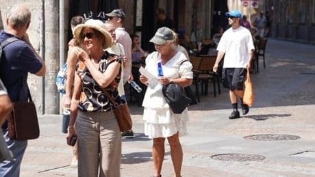 La sorpresa de una joven que viaja de Sevilla a Bilbao para «huir del calor»