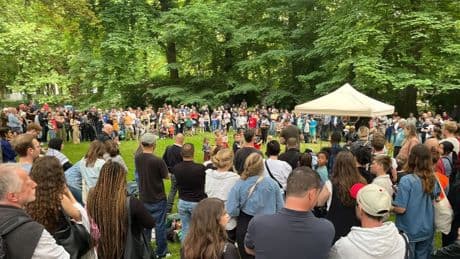 Herdenking in Brussel voor kind dat omkwam na aanrijding met politie