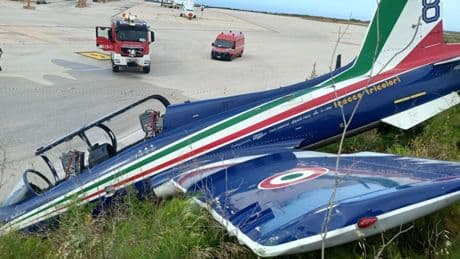 Italienische Kunstflieger: Drei Jets der Frecce Tricolori kollidieren bei Vorführung