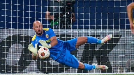 Pepe Reina arranca su nueva etapa como entrenador: vuelve a casa para liderar al Villarreal juvenil