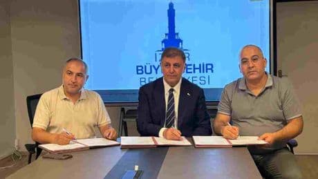 Grand Plaza ve İztarım'da imzalar atıldı