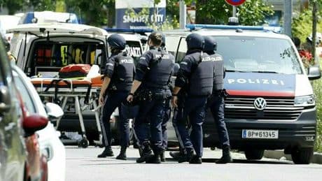 Austria, chi è l'autore della strage nella scuola di Graz: ex studente aveva due armi (una pistola e un fucile), si sentiva vittima di bullismo