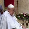Pâques : le Pape apparaît au Vatican, malgré sa convalescence