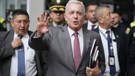 El expresidente colombiano, Álvaro Uribe, denuncia un plan para atentar en su contra