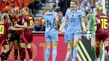 Oranje Leeuwinnen schrikken van Duitse opdoffer: ‘Het zal niet echt gezellig worden’