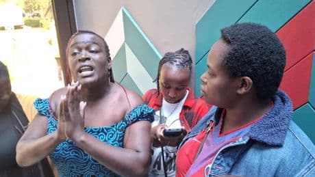 Knokploeg valt binnen bij besloten bijeenkomst mensenrechtenactivisten in Kenia: ’Wij laten ons de mond niet snoeren’