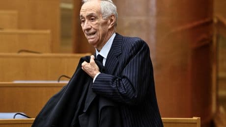 Il poltronissimo non si arrende: Carraro candidato al Coni a 85 anni