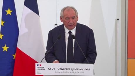 Vote de confiance: François Bayrou estime qu'il y aura un choix à faire entre "le chaos et la responsabilité"