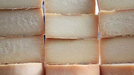 Alerta alimentaria «grave» por listeria en una marca de queso procedente de España