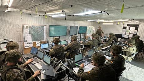 Proyecto Gonzalo, un 'ChatGPT' para el Ejército de Tierra: así es cómo la IA va a ayudar a diario a los militares españoles