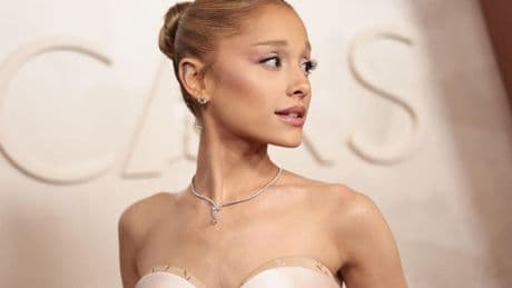 Ariana Grande’s Latest No. 1 Hit Returns