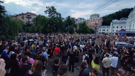 Zelenski defiende su pulso con las agencias anticorrupción ante las primeras protestas desde el inicio de la guerra