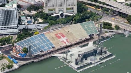 Stadion für 30.000 Fans - Diese Mega-Plattform liegt im Wasser