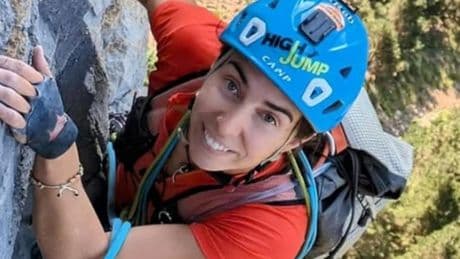 Muere Marta Jiménez, 'mujer adrenalina' en 'El Hormiguero', practicando salto base en Huesca