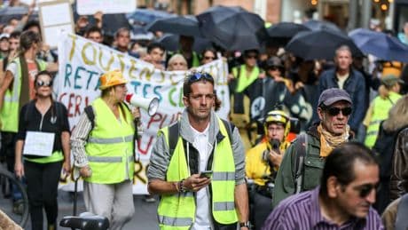 « Mobilisation 10 septembre » : qui se cache derrière le mouvement appellant à bloquer la France en réponse aux coupes budgétaires ?
