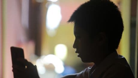 Encuesta: ¿Hace falta más control sobre el uso infantil de internet y redes sociales?
