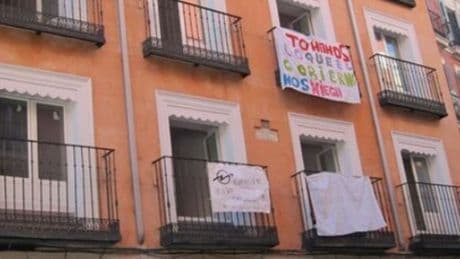 El 68% de los okupas en Cataluña tienen entre 22 y 38 años y el 34% son de nacionalidad española