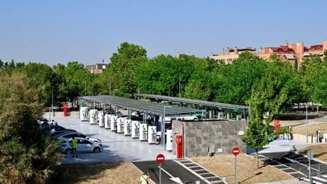 Así es la electrolinera de carga rápida más grande de Madrid