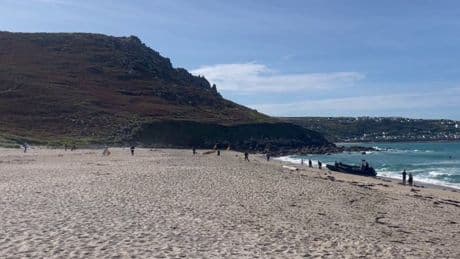 Moment gang try to escape police after landing cocaine boats on Cornish beach