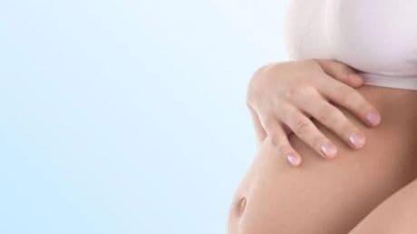 «Es un ataque a los menores», dicen los padres y madres por gestación subrogada