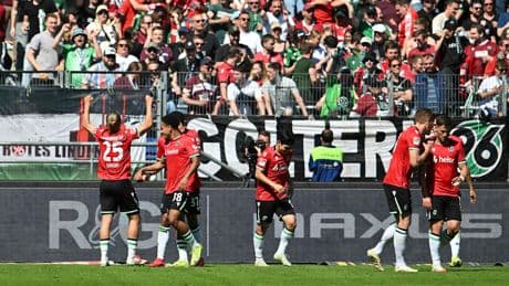 Schöne Nachricht für die Fans - Dieser Profi verlängert bei Hannover 96