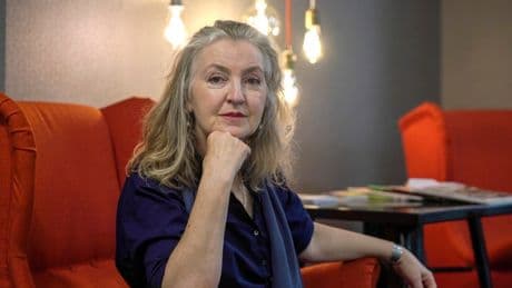 Rebecca Solnit: «Es ridículo el individualismo que dice ahora que no necesitamos a nadie»