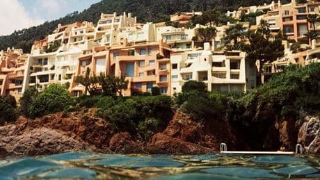 Sur la Côte d’Azur, vue sur mer et entre-soi à Port La Galère