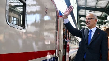 Bakan Uraloğlu duyurdu: Uluslararası 2 turistik tren İstanbul'a geliyor