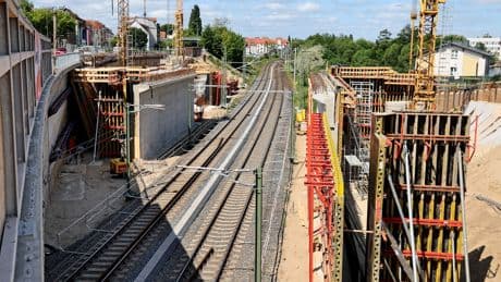 Ausgerechnet zur Urlaubszeit - Bahnstrecke Rostock – Berlin unterbrochen
