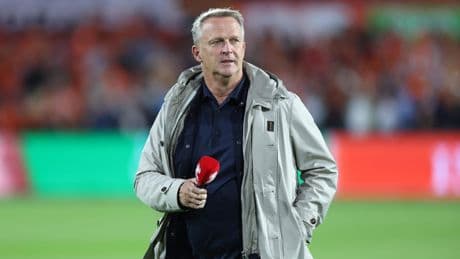 John van den Brom ligt op koers om nieuwe trainer van FC Twente te worden