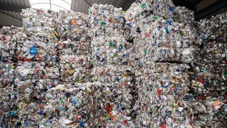 De toekomst van de plasticrecyclers hangt aan een zijden draadje