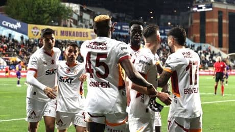 Lider Galatasaray, Sivasspor'u konuk ediyor