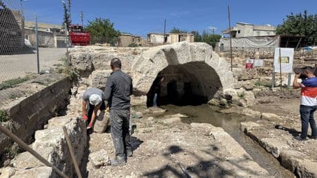 Perre Antik Kenti'ndeki Roma Çeşmesi, orijinal yapısına kavuşuyor