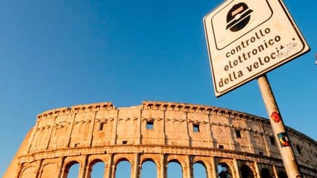 Mit dem Auto in die Ferien: Kann man den Strafzettel aus dem Italien-Urlaub ignorieren?