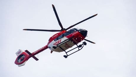 Schwerer Unfall: Traktor überrollt Fahrer - Mann schwer verletzt