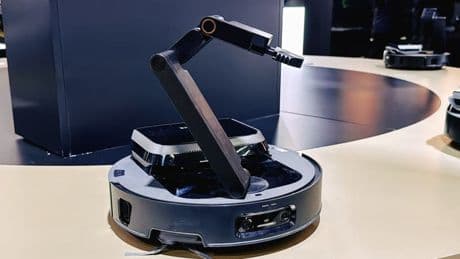IFA 2025: bras intelligents, ascenseurs pour robot, les nouveautés marquantes ou folles des aspirateurs-robots