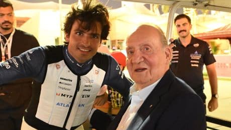 El rey Juan Carlos se apunta a la Fórmula 1 en Bahréin