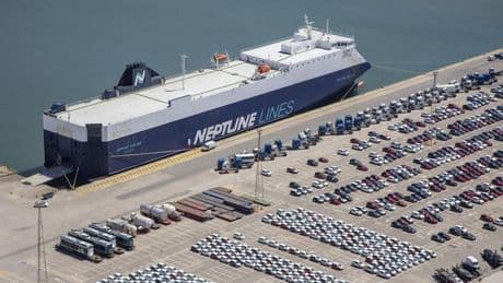 El Puerto de Barcelona absorbe el 81% de las llegadas de coches chinos