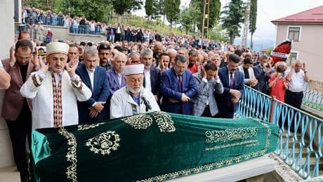 Trabzon'daki selde hayatını kaybeden kişinin cenazesi defnedildi