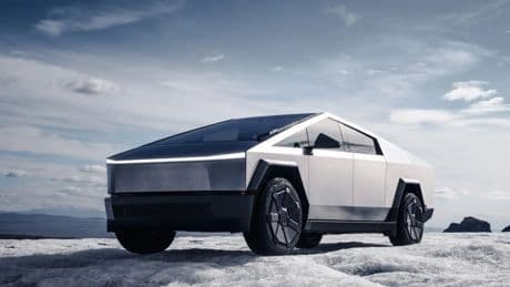 Le siguen saliendo problemas al Tesla Cybertruck: sus neumáticos se destrozan tras solo 10.000 km