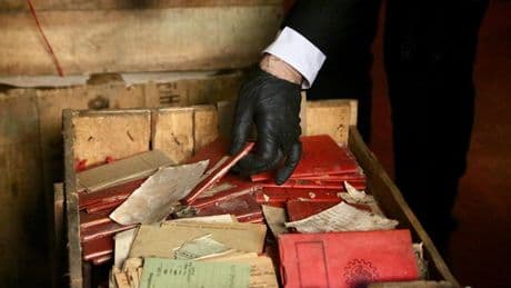 Argentina descubre cientos de libretas de afiliados al partido nazi ocultas en cajas desde 1941