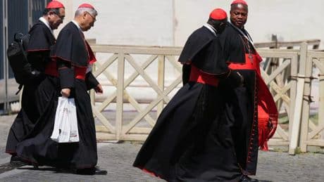 Pourquoi le conclave pour élire un nouveau pape pourrait avoir "une durée relativement courte"