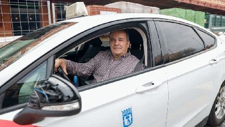 La odisea de coger un taxi en Madrid el lunes: &quot;La gente se nos tiraba encima para que los llevásemos&quot; | POR SARA MÉNDEZ