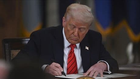 Trump imzayı attı! Hindistan'a ek yüzde 25 gümrük vergisi uygulanacak
