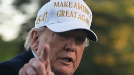 Robert Boyer, économiste : « La stratégie impérialiste de Donald Trump, en faisant primer la force brute sur le droit, détériore l’image des Etats-Unis sur la scène mondiale »