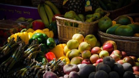Esta es la única fruta que debes comer cada noche para bajar el azúcar en sangre y el colesterol: "Tiene 'efecto segunda comida'"
