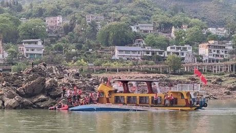 China tourist boat horror as sightseeing vessel capsizes leaving 10 dead